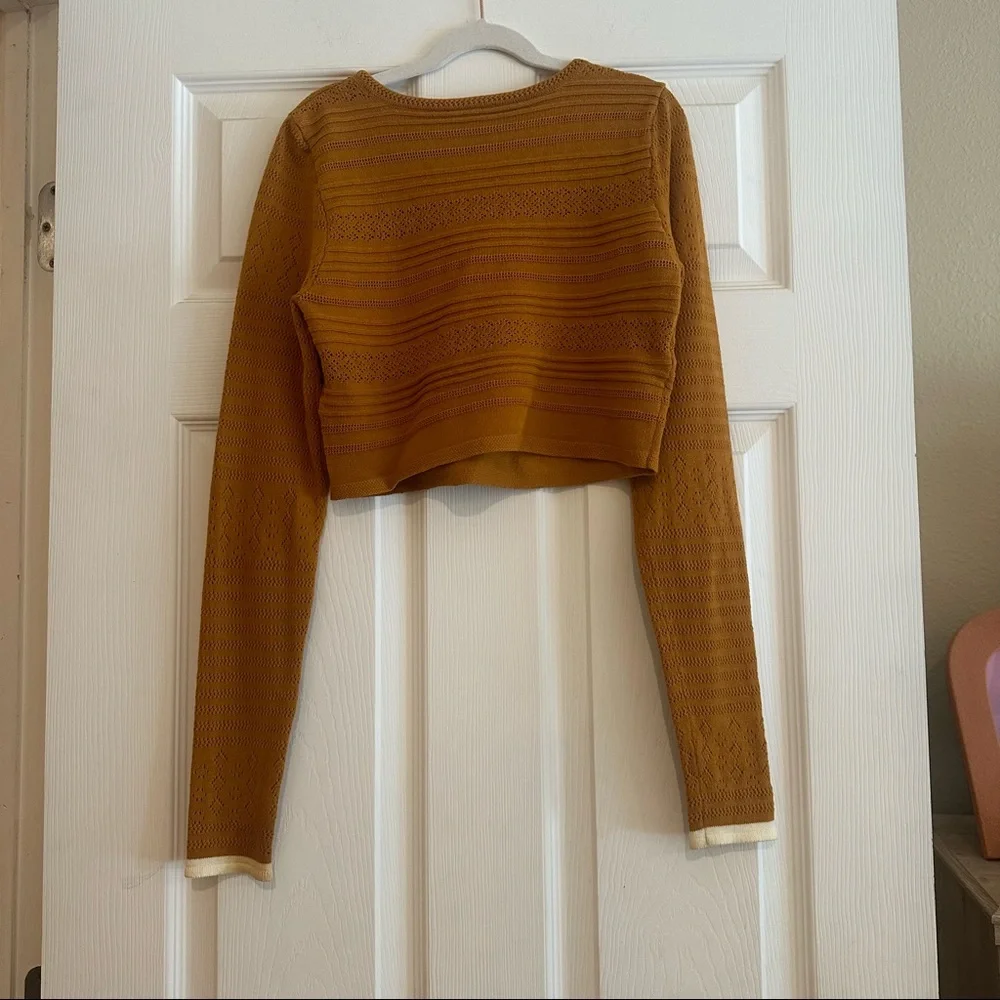 Free people crop crochet style long sleeve